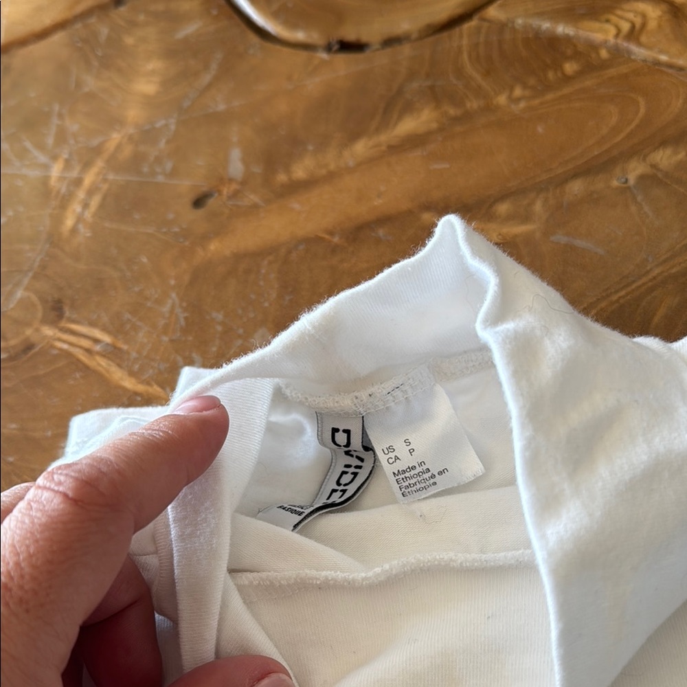 H&M Divided White Polo Long Sleeve Tee